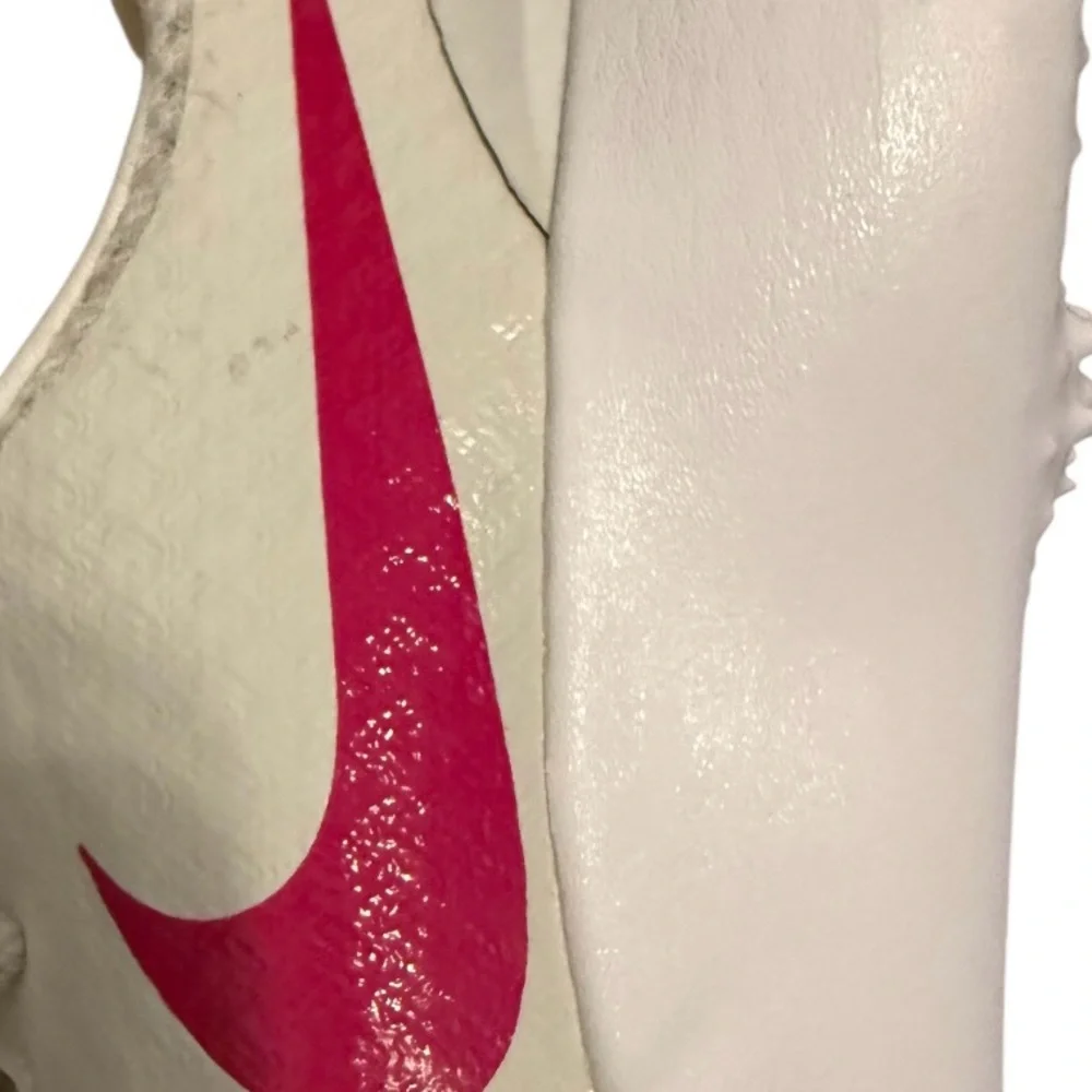 NWOT Nike Rosche G women’s 8 spikeless Dusk silver and fuchsia golf shoes